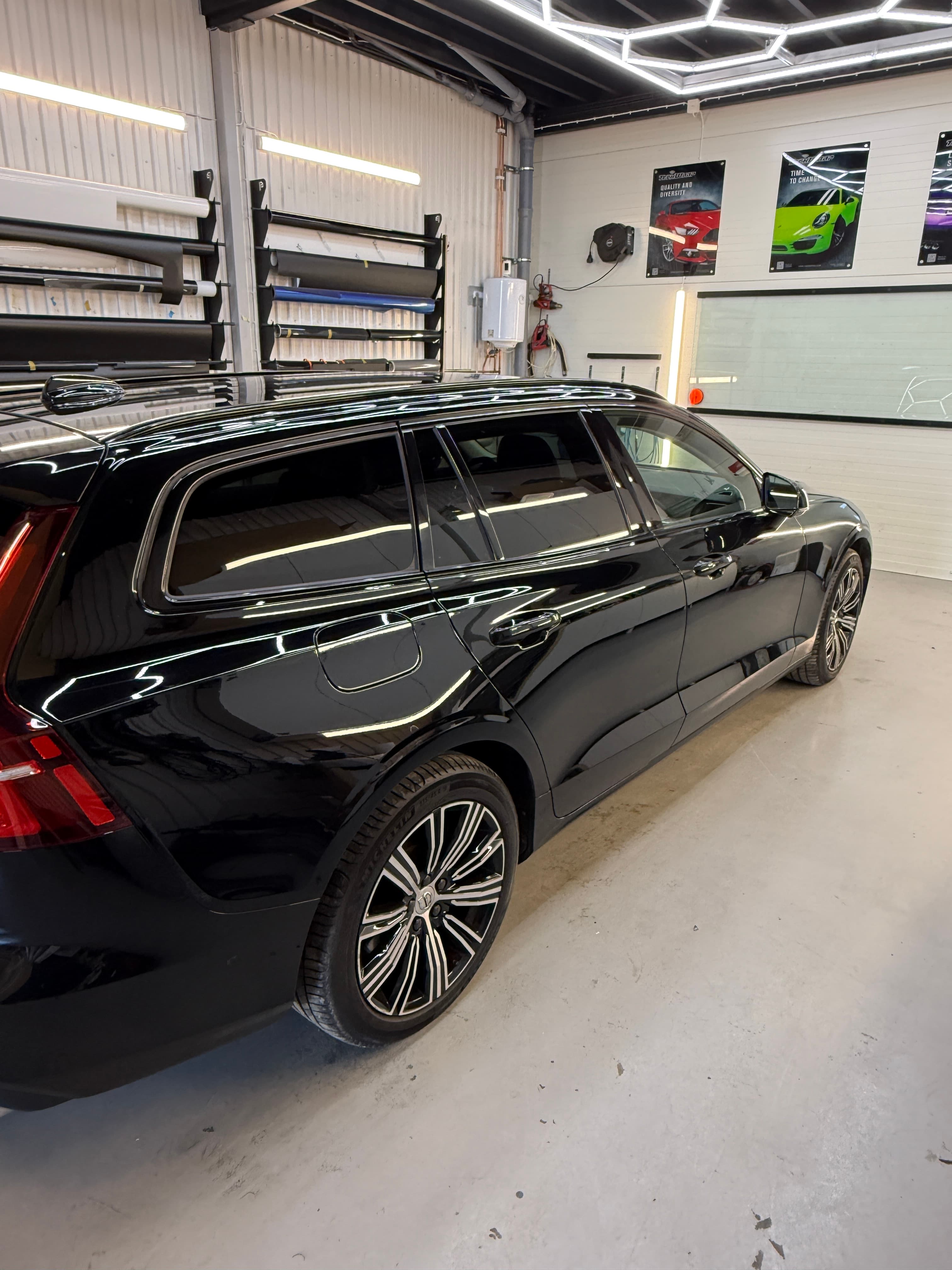 Volvo V60 efter chrome delete på sidodetaljer